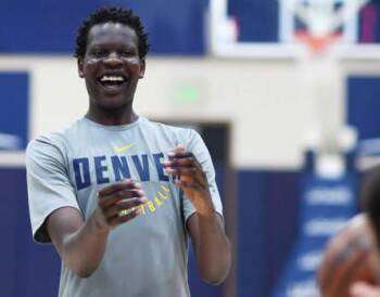 Bol Bol s’est complètement rétabli de sa blessure