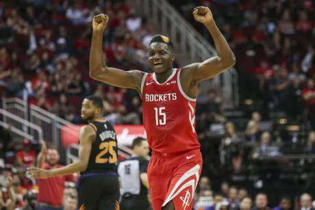 Clint Capela passe à l'histoire