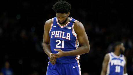 Joel Embiid sera opéré pour une déchirure ligamentaire à la main gauche