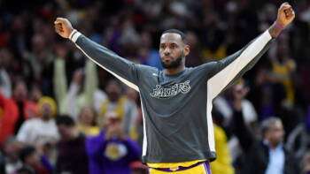 LeBron est le plus jeune à avoir atteint chaque plateau de 1 000 points