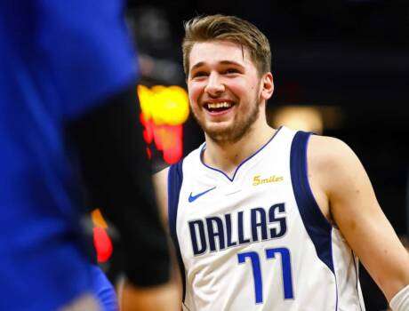 Luka Doncic entre dans l’histoire des Mavericks