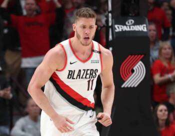 Au tour de Meyers Leonard de s'entraîner à 3h30