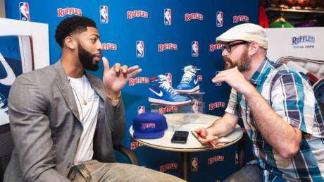 Anthony Davis signe avec Ruffles