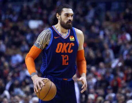 Steven Adams prendrait la direction de la Nouvelle-Orléans dans une transaction à quatre équipes