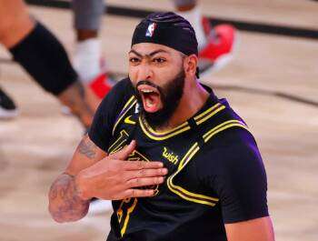 Anthony Davis ne quitte pas les Lakers