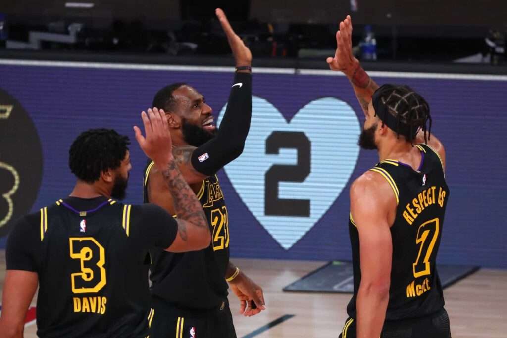 Les «Black Mamba» Lakers livrent une défaite cuisante aux Blazers