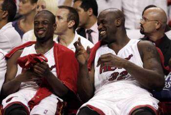 Shaq et Wade parient chacun un trophée de Finals MVP sur la finale