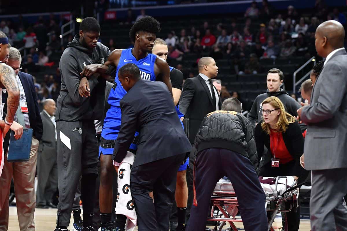 Jonathan Isaac se blesse face aux Wizards