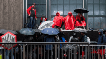 Le Jurassic Park de Toronto pourrait fermer ce soir