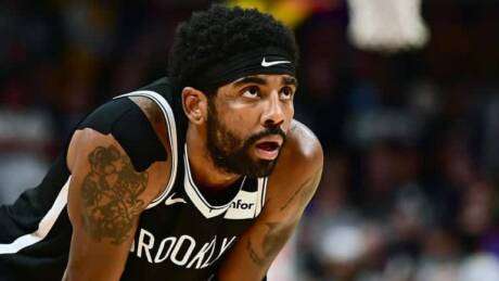 Kyrie Irving se blesse au genou dans une défaite des Nets