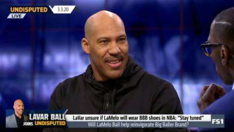 LaVar Ball célèbre son retour à la télé avec d'autres idioties