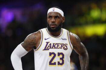 Les Lakers veulent discuter de l'arbitrage envers Lebron James