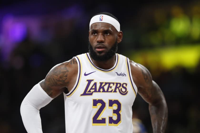Les Lakers veulent discuter de l'arbitrage envers Lebron James