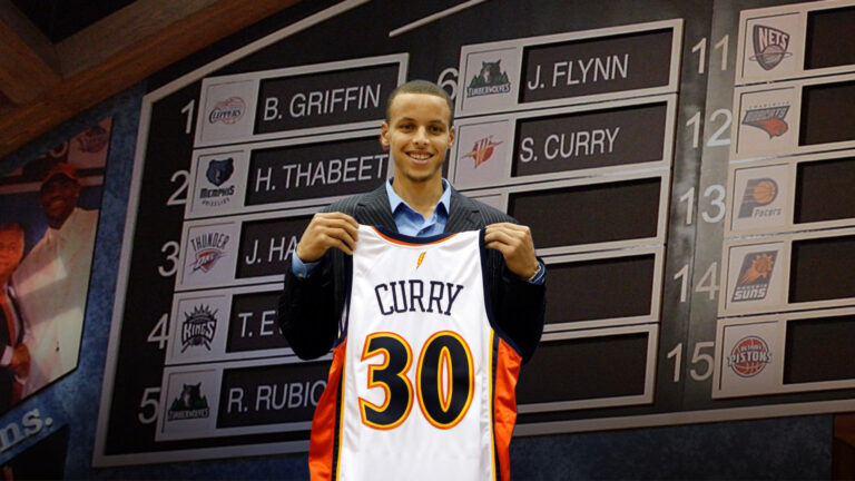 Je me souviens : les Warriors sélectionnent Stephen Curry en 2009